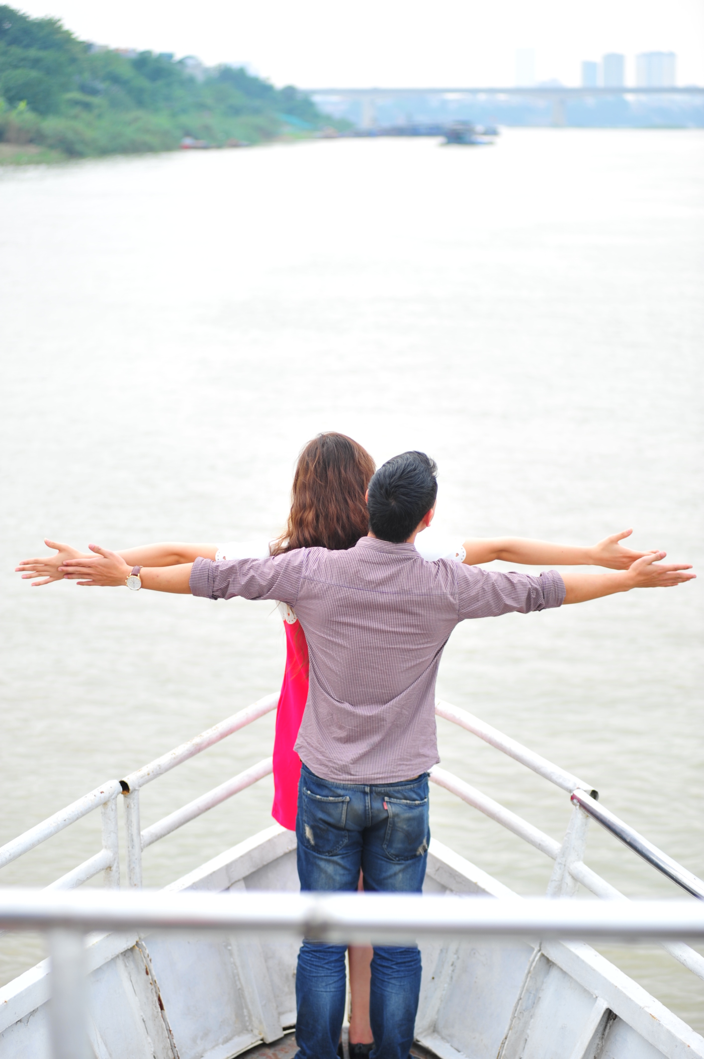Du Lịch Sông Hồng- Nơi thổi bùng ngọn lửa tình yêu