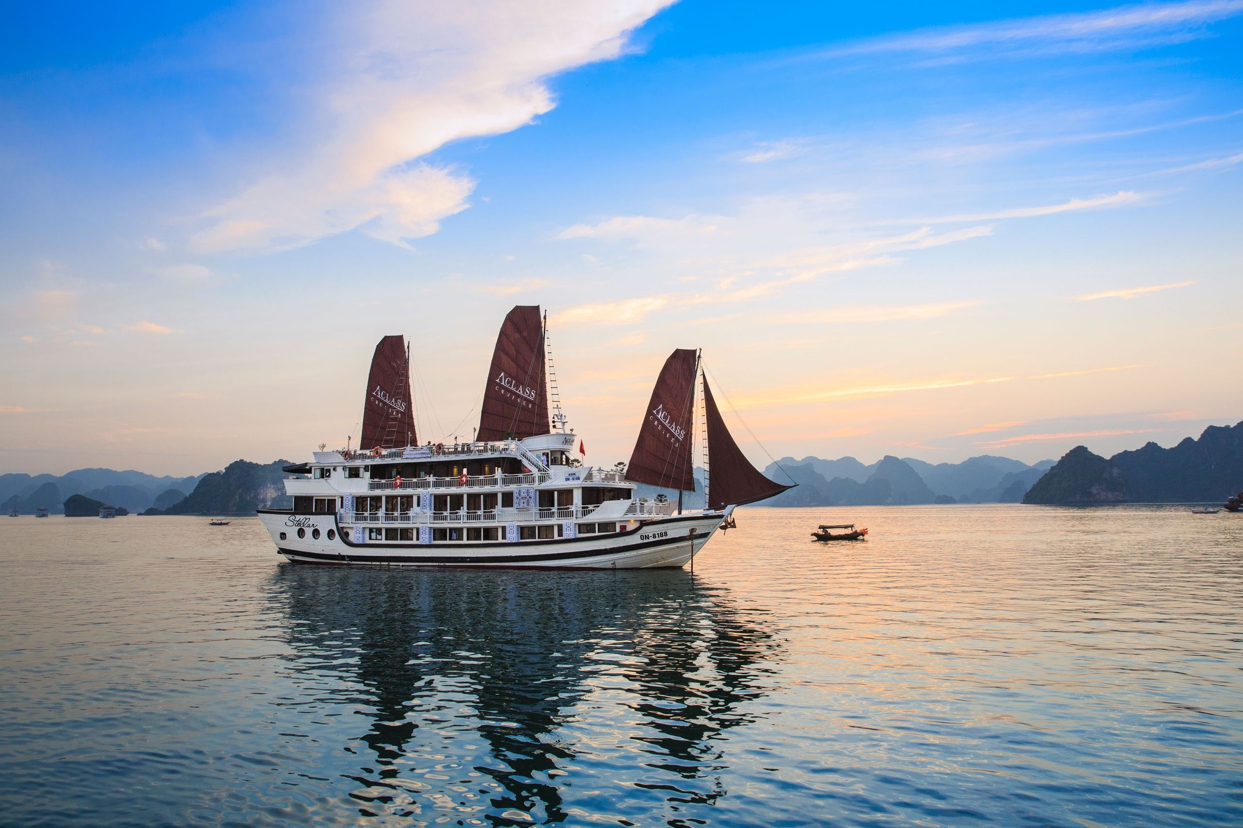 Du ngoạn Hạ Long 2 ngày 1 đêm Aclass Stellar Cruise