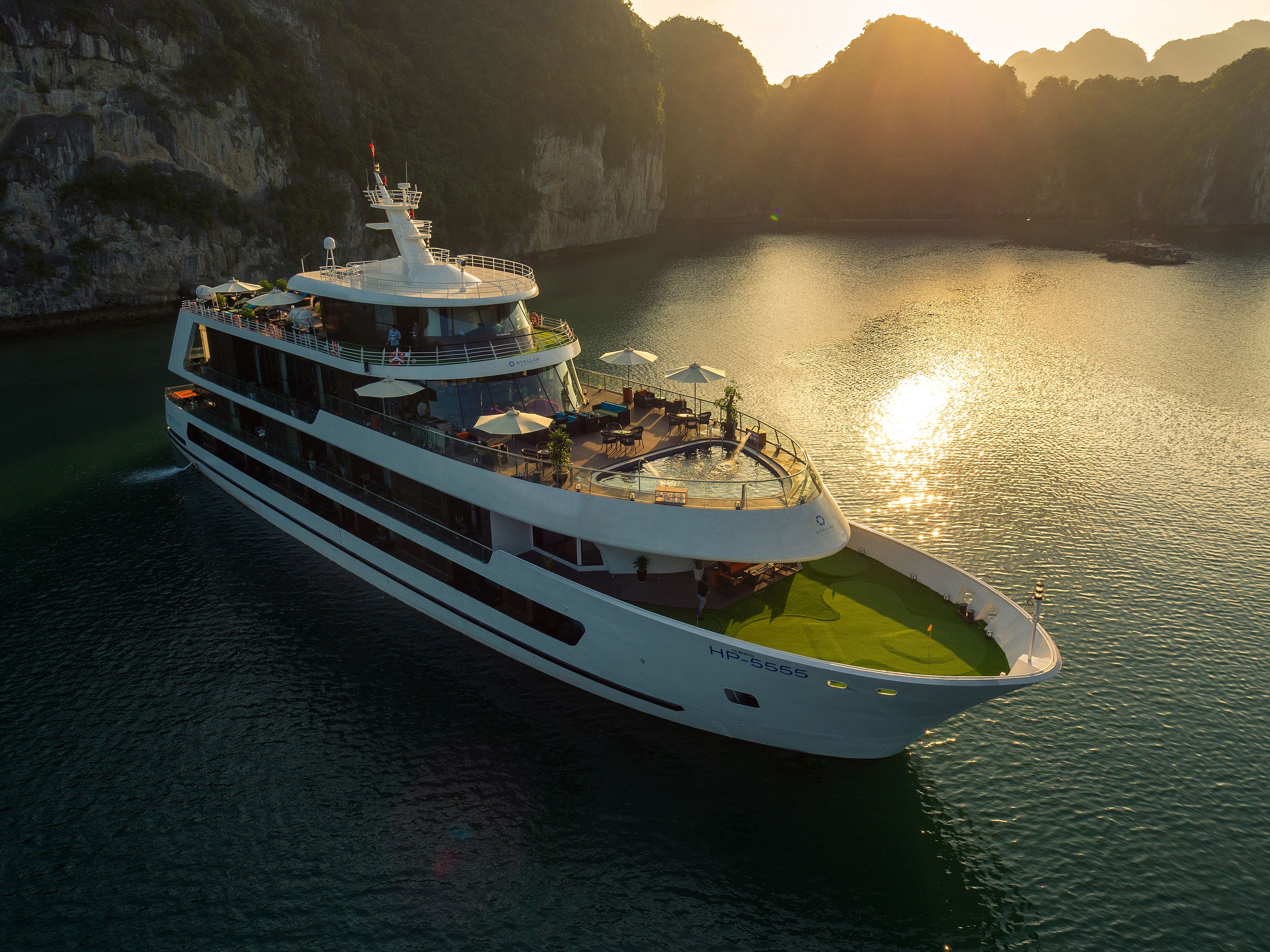 Du thuyền 5 sao Hạ Long Stellar Of The Seas 